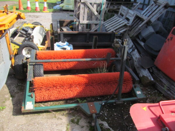SWEEP N FILL BRUSH